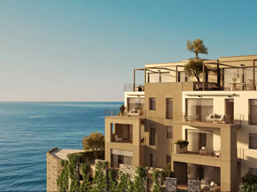 Immagine 2 di Appartamento in vendita  a Celle Ligure