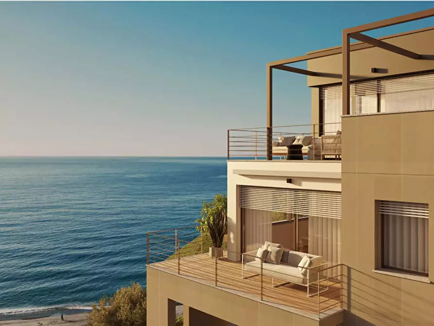 Immagine 1 di Appartamento in vendita  a Celle Ligure