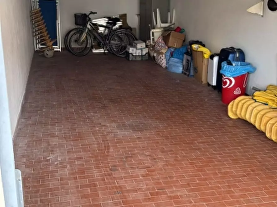 Immagine 1 di Box auto in vendita  a Celle Ligure