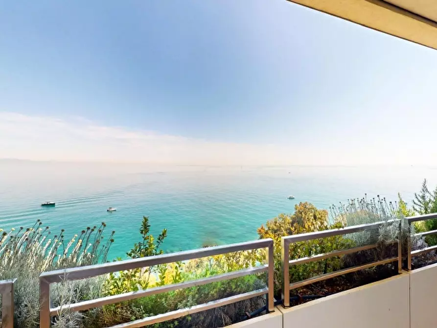 Immagine 1 di Appartamento in affitto  in via Aurelia Levante a Celle Ligure