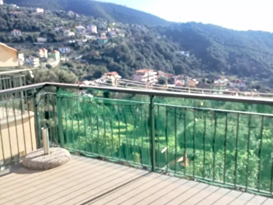 Immagine 2 di Appartamento in vendita  a Varazze