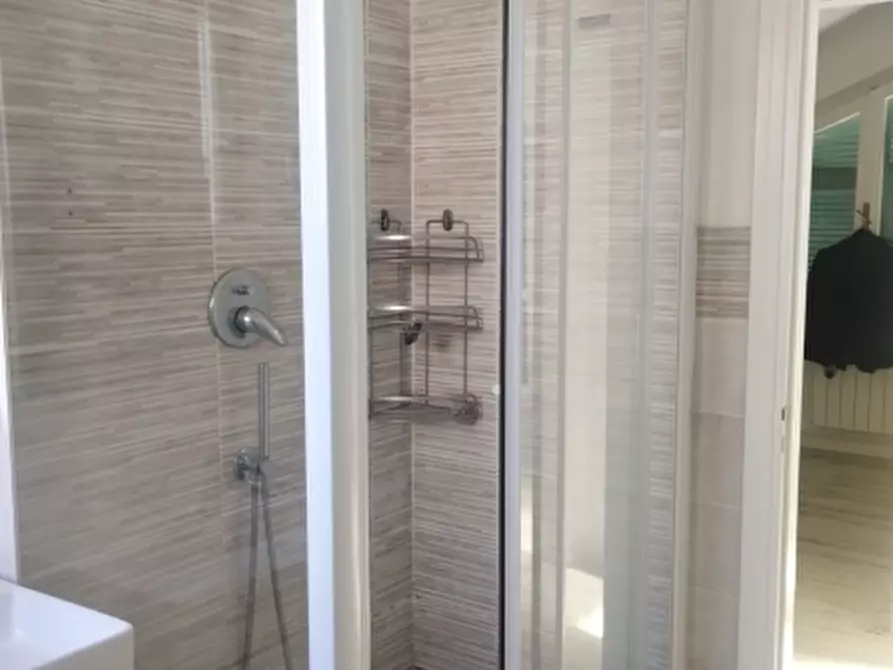 Immagine 15 di Appartamento in vendita  a Varazze