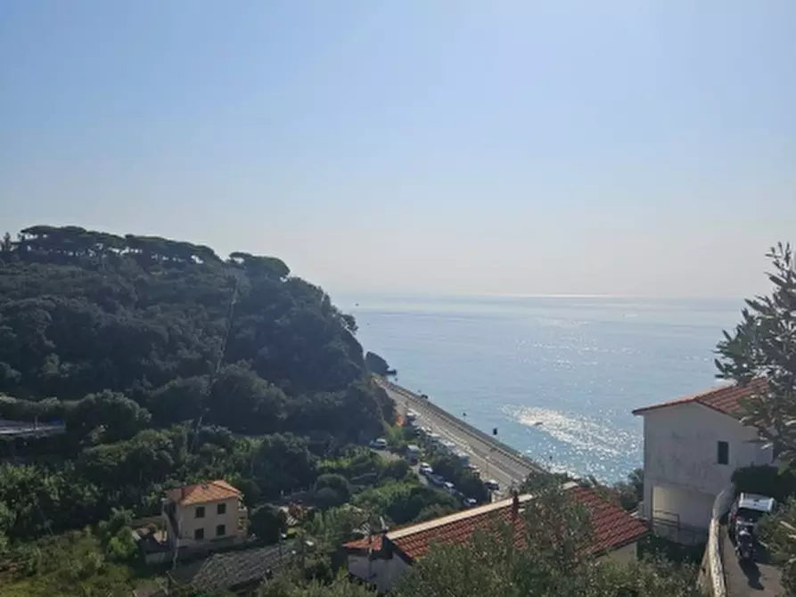 Immagine 7 di Appartamento in vendita  a Celle Ligure