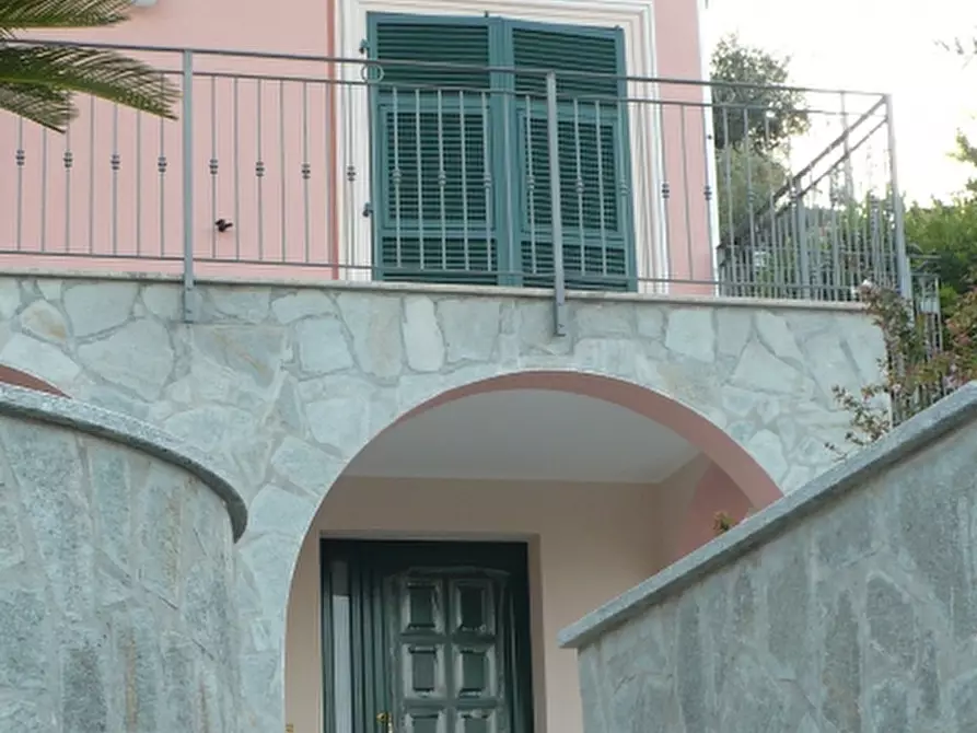 Immagine 8 di Villa in vendita  a Celle Ligure