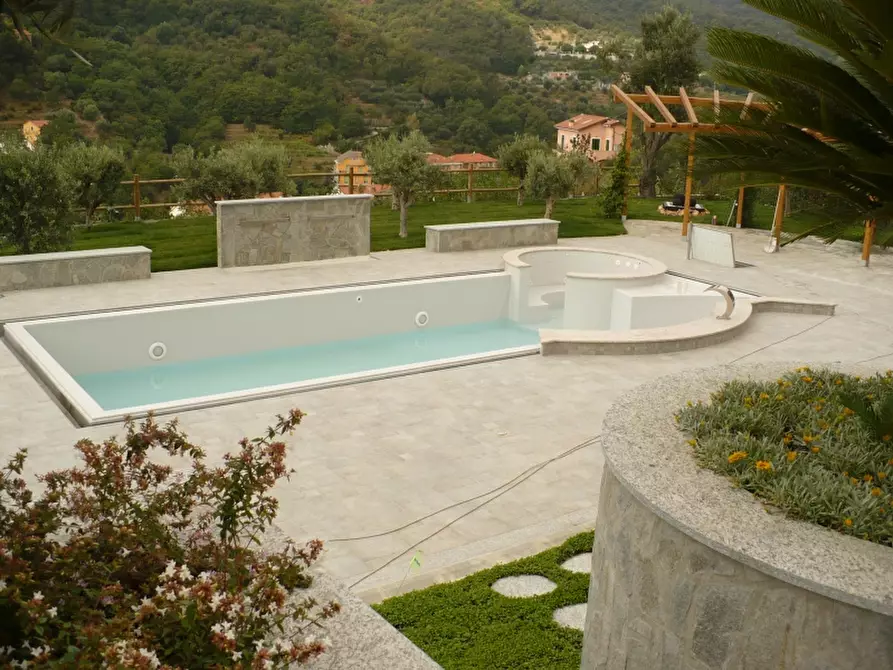 Immagine 12 di Villa in vendita  a Celle Ligure