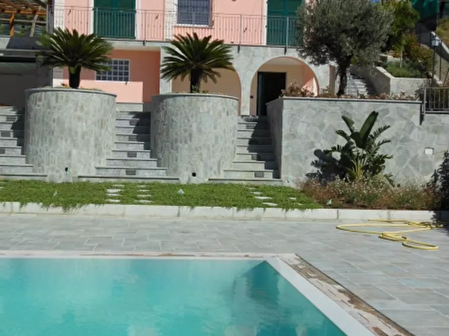 Immagine 4 di Villa in vendita  a Celle Ligure