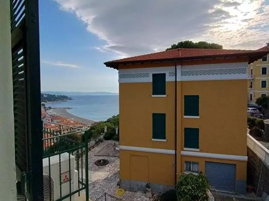 Immagine 34 di Appartamento in vendita  a Celle Ligure