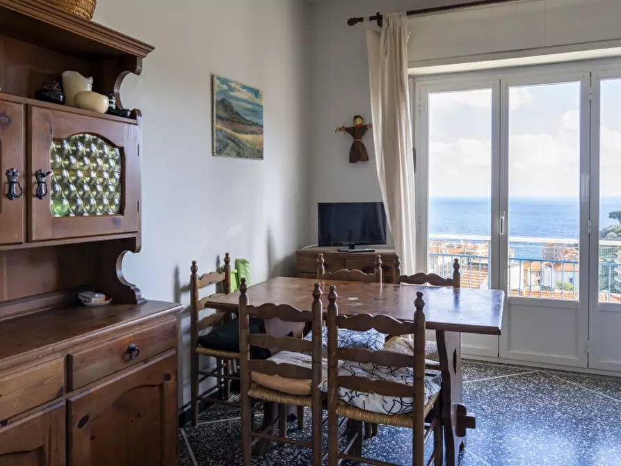Immagine 4 di Appartamento in vendita  a Celle Ligure