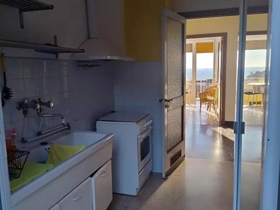 Immagine 10 di Appartamento in vendita  a Celle Ligure