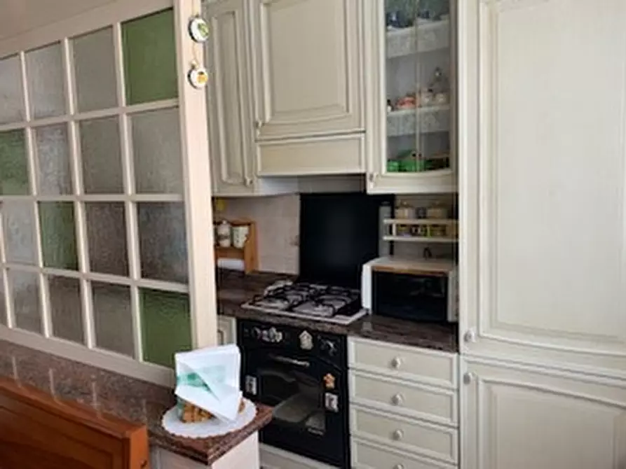 Immagine 2 di Appartamento in vendita  a Celle Ligure