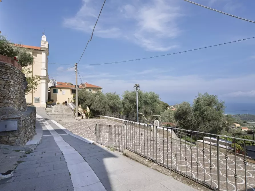 Immagine 6 di Appartamento in vendita  in PIAZZA S'ANNA a Diano Marina