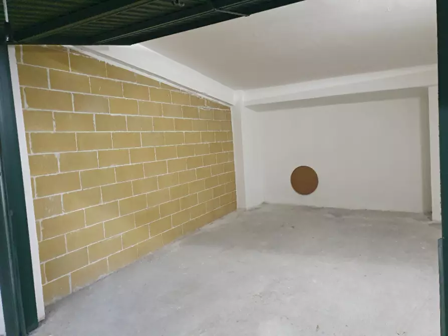 Immagine 2 di Box auto in vendita  in VIA AURELIA 200 a Andora