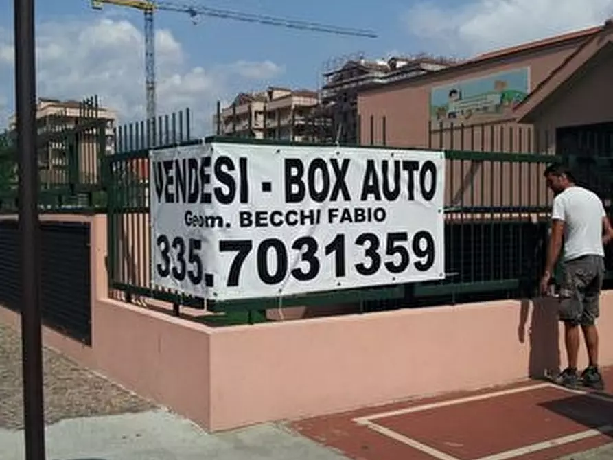 Immagine 1 di Box auto in vendita  in VIALE LIGURIA a Albenga