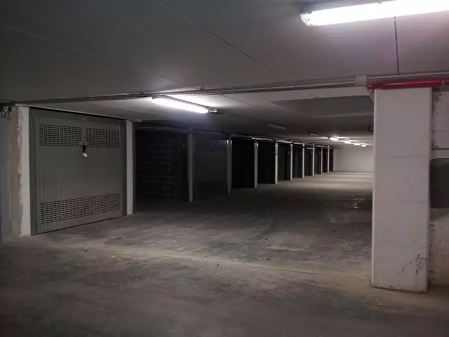 Immagine 2 di Box auto in vendita  in VIALE LIGURIA a Albenga