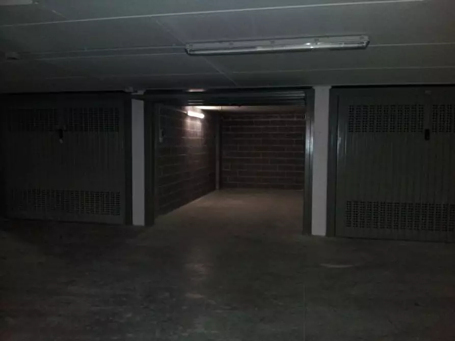 Immagine 3 di Box auto in vendita  in VIALE LIGURIA a Albenga