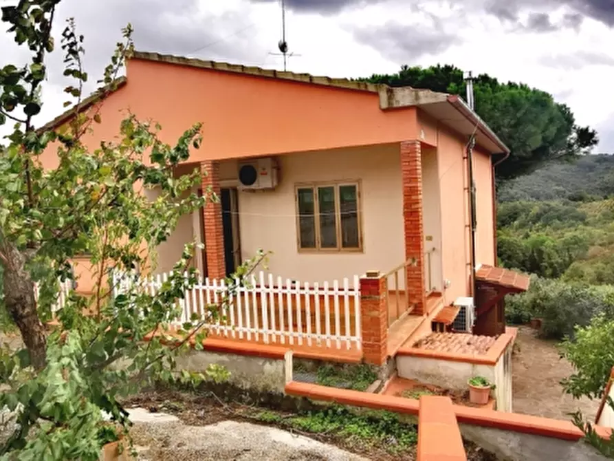 Immagine 1 di Casa indipendente in vendita  a Rosignano Marittimo