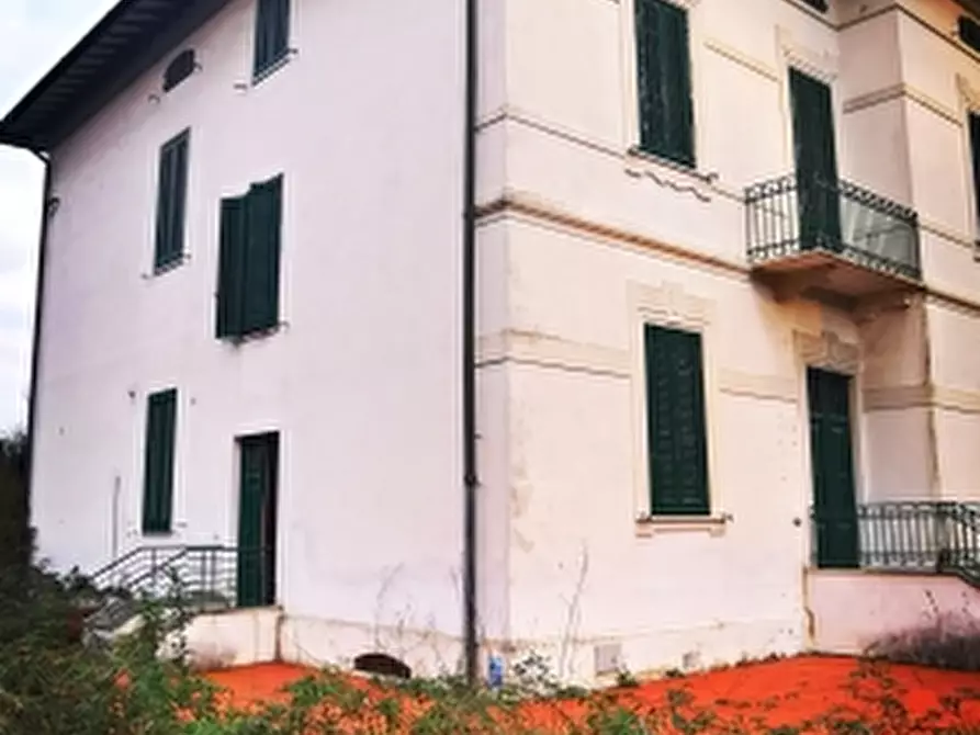 Immagine 1 di Villa in vendita  a Rosignano Marittimo