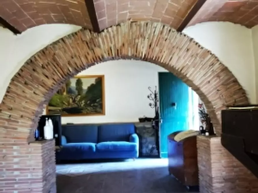 Immagine 2 di Casa colonica in vendita  a Rosignano Marittimo