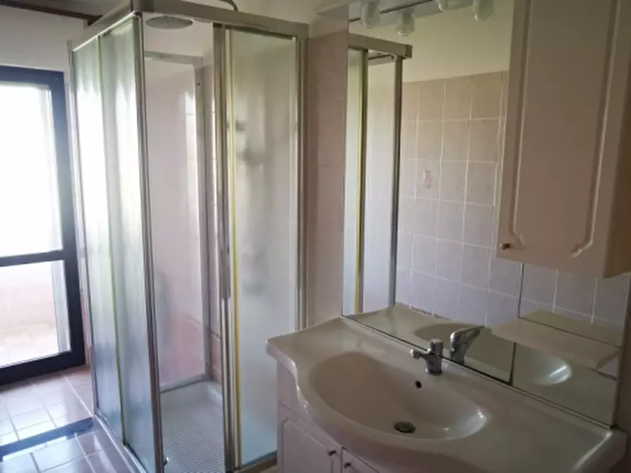 Immagine 9 di Appartamento in vendita  in via Champigny a Rosignano Marittimo