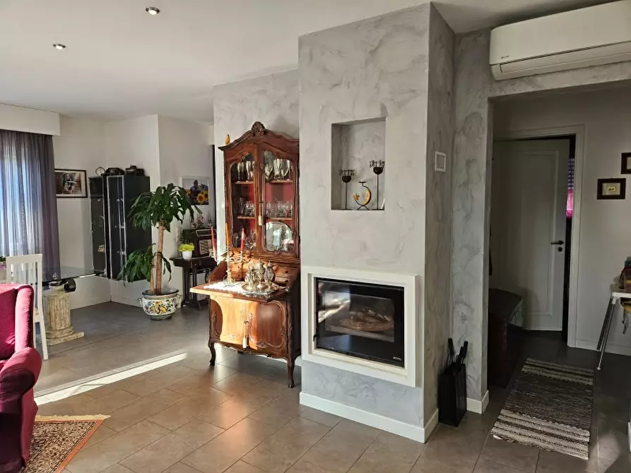 Immagine 4 di Villa in vendita  in via belvedere a Rosignano Marittimo