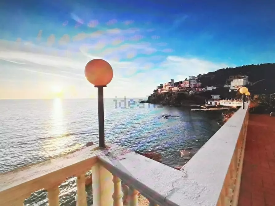 Immagine 13 di Appartamento in vendita  a Rosignano Marittimo