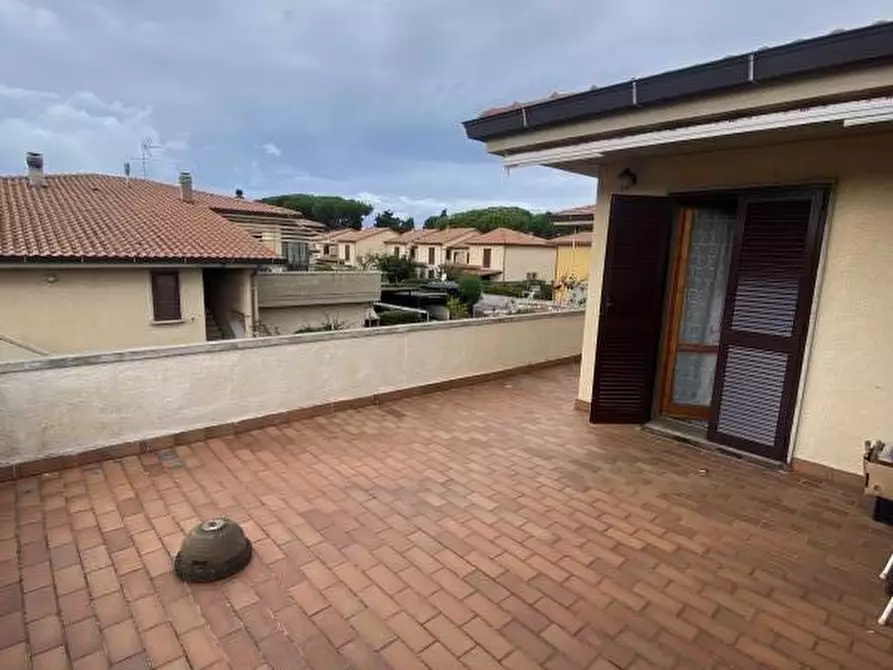 Immagine 9 di Appartamento in vendita  a Cecina