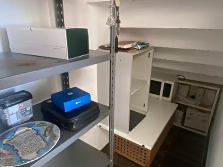 Immagine 7 di Appartamento in vendita  in Via della Bassata a Livorno