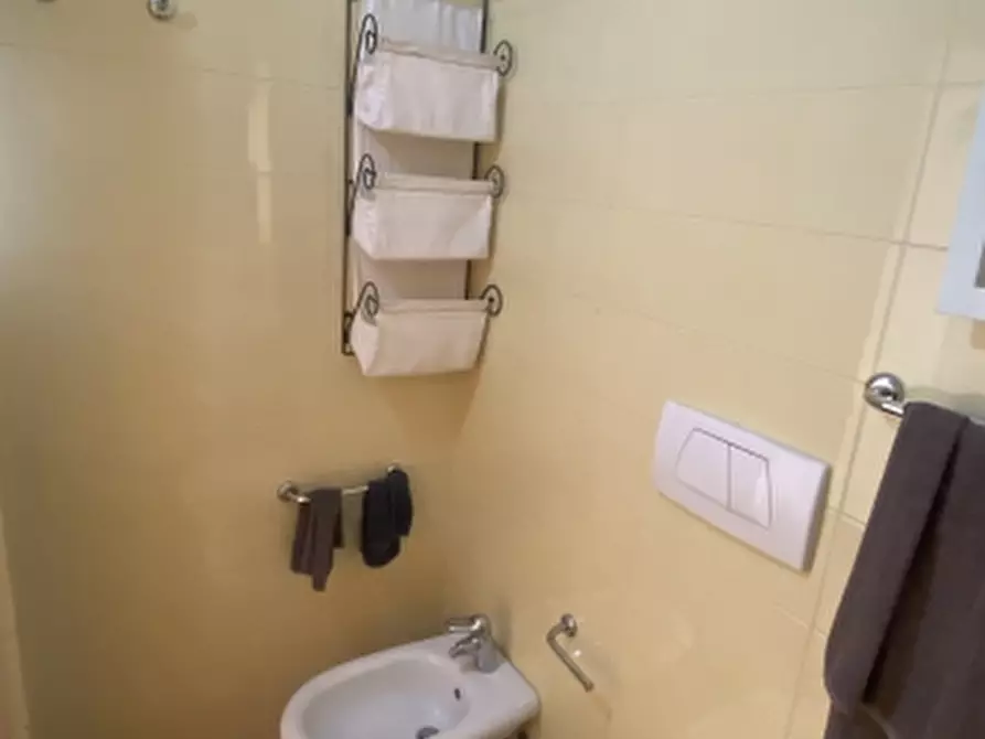 Immagine 9 di Appartamento in vendita  in Via della Bassata a Livorno