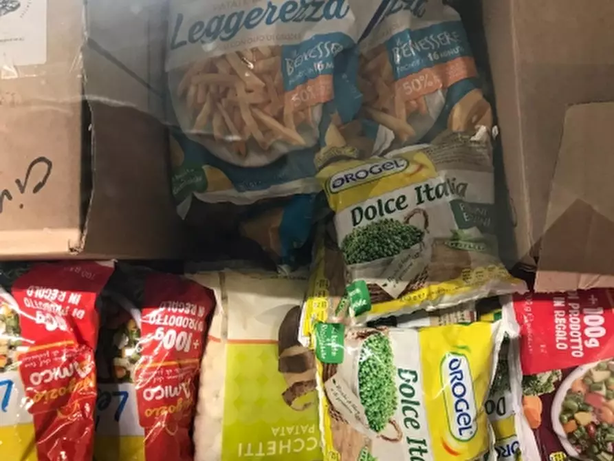 Immagine 14 di Attività commerciale in vendita  in Saan Vincenzo a San Vincenzo