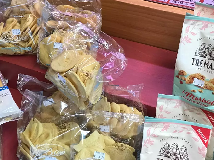 Immagine 7 di Attività commerciale in vendita  in Saan Vincenzo a San Vincenzo