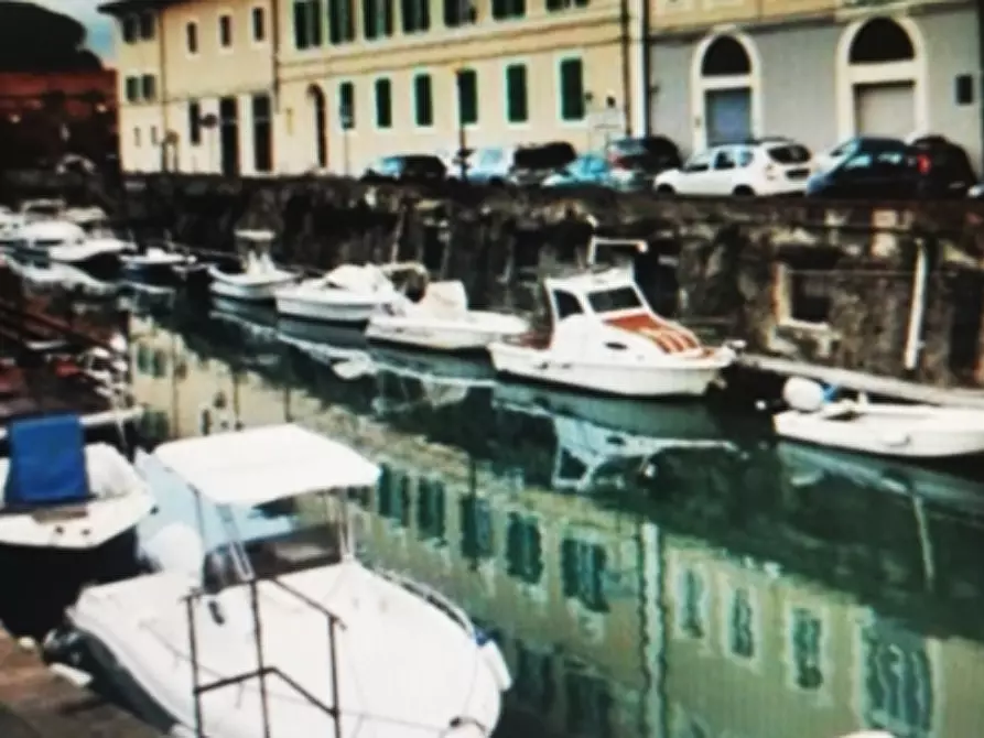 Immagine 2 di Appartamento in vendita  a Livorno