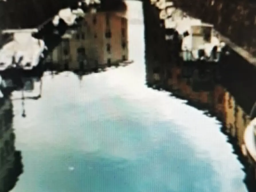 Immagine 3 di Appartamento in vendita  a Livorno