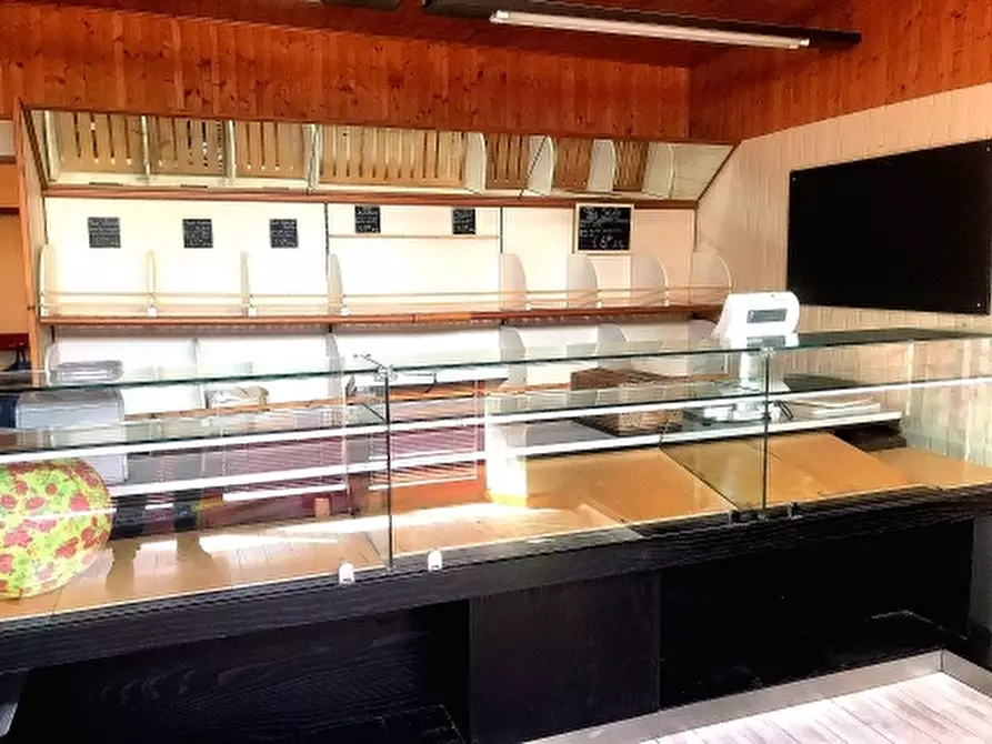 Immagine 1 di Attività commerciale in vendita  in via grosseto a San Vincenzo
