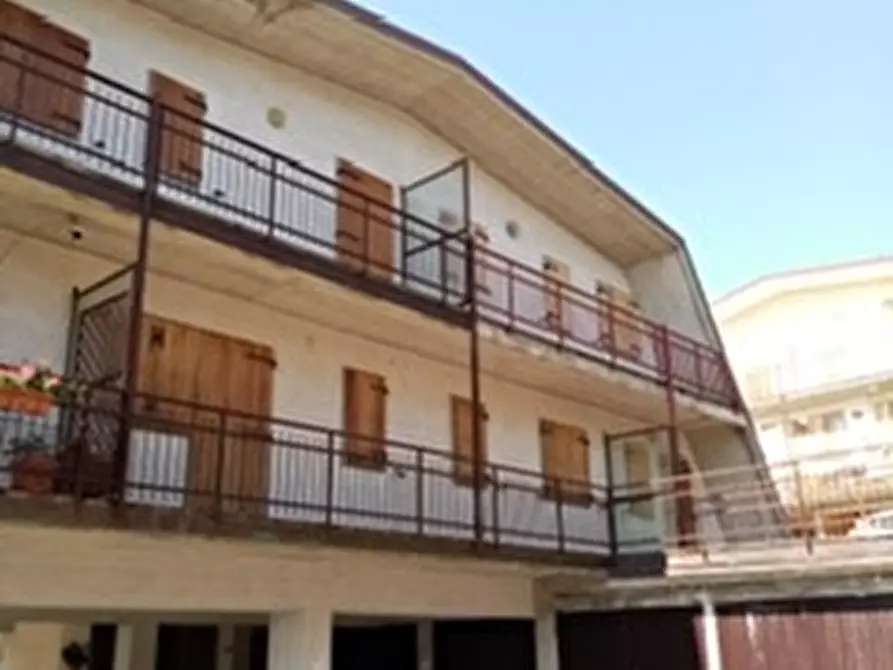 Immagine 2 di Appartamento in vendita  in Via selva romanesca a Pievepelago