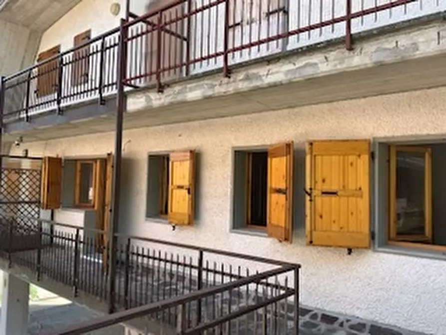 Immagine 3 di Appartamento in vendita  in Via selva romanesca a Pievepelago