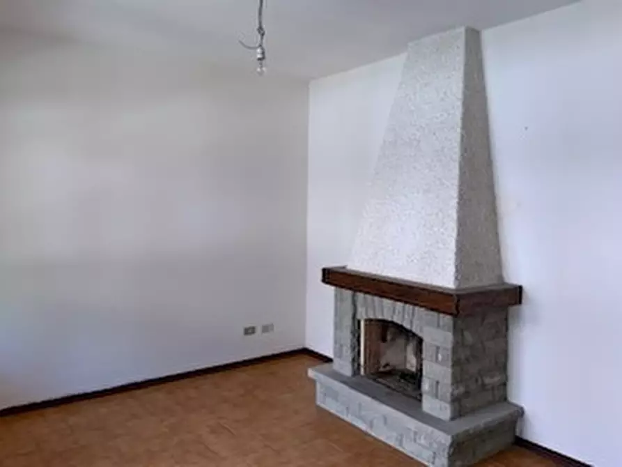 Immagine 5 di Appartamento in vendita  in Via selva romanesca a Pievepelago