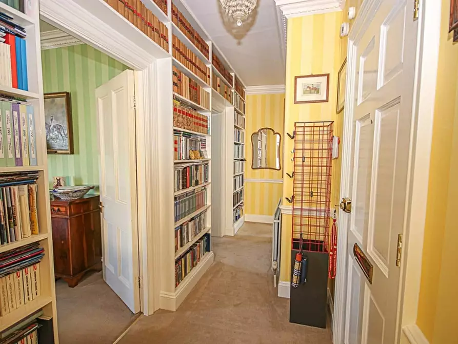 Immagine 3 di Appartamento in vendita  in Newmarket  UK 40 a Rosignano Marittimo
