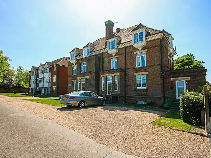 Immagine 4 di Appartamento in vendita  in Newmarket  UK 40 a Rosignano Marittimo
