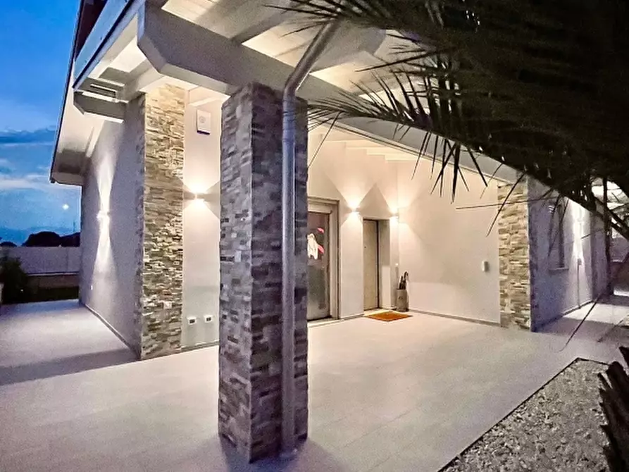 Immagine 19 di Appartamento in vendita  in via pozze 30 a Lonato del Garda