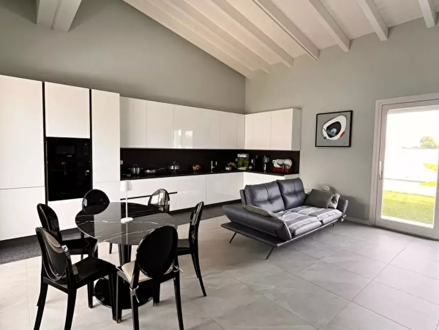 Immagine 10 di Appartamento in vendita  in via pozze 30 a Lonato del Garda