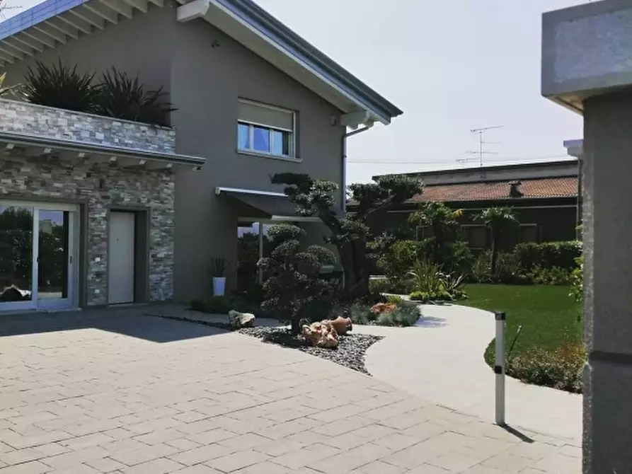 Immagine 14 di Appartamento in vendita  in via pozze 30 a Lonato del Garda