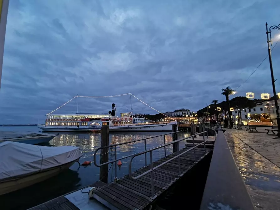 Immagine 2 di Appartamento in vendita  a Desenzano Del Garda