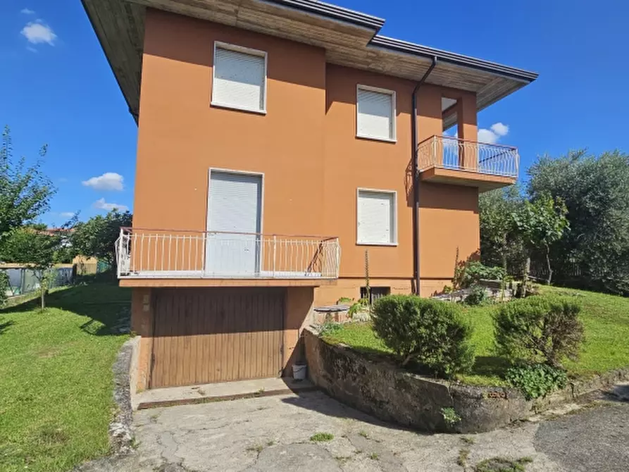 Immagine 1 di Villa in vendita  in via Sarca 1 a Desenzano Del Garda