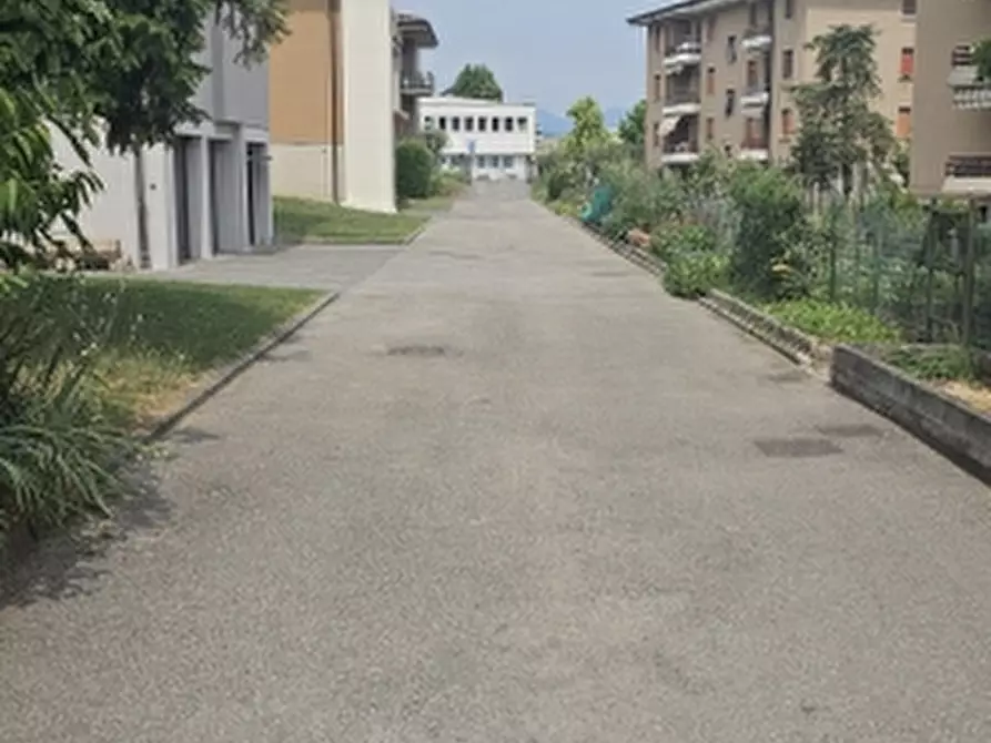 Immagine 32 di Appartamento in vendita  a Desenzano Del Garda