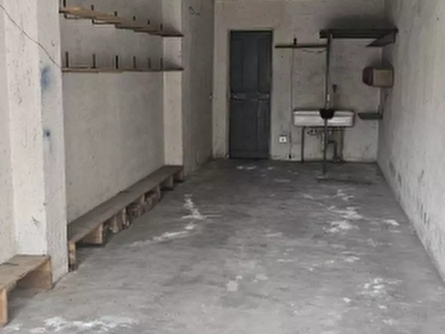 Immagine 29 di Appartamento in vendita  a Desenzano Del Garda