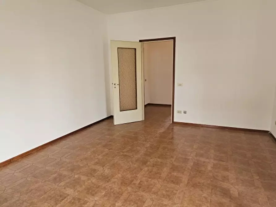 Immagine 2 di Appartamento in vendita  a Desenzano Del Garda