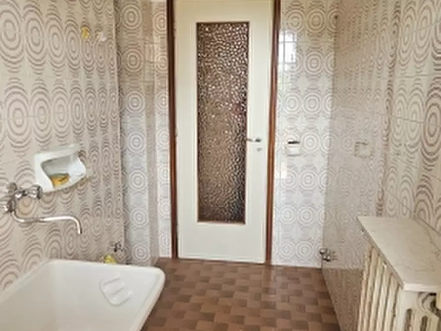 Immagine 21 di Appartamento in vendita  a Desenzano Del Garda