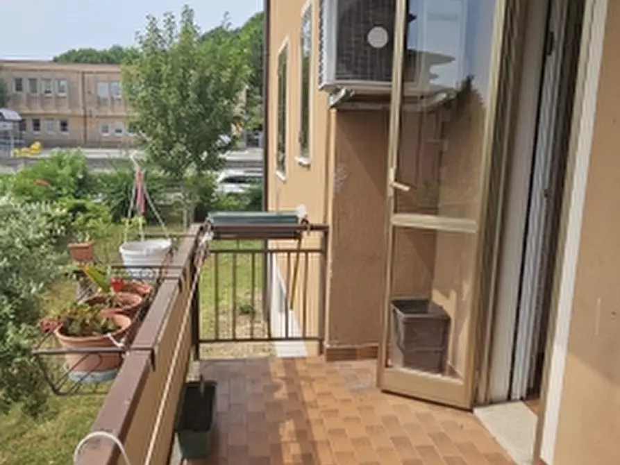 Immagine 10 di Appartamento in vendita  a Desenzano Del Garda