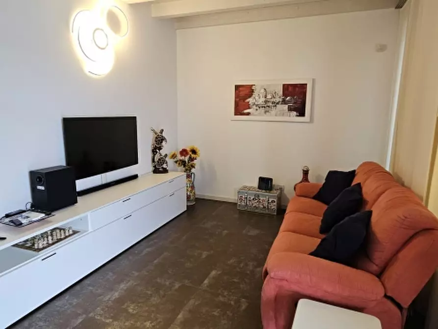 Immagine 2 di Appartamento in affitto  a Sirmione