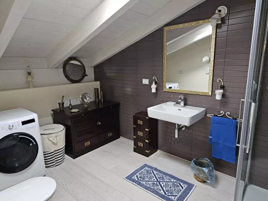 Immagine 27 di Appartamento in affitto  a Sirmione